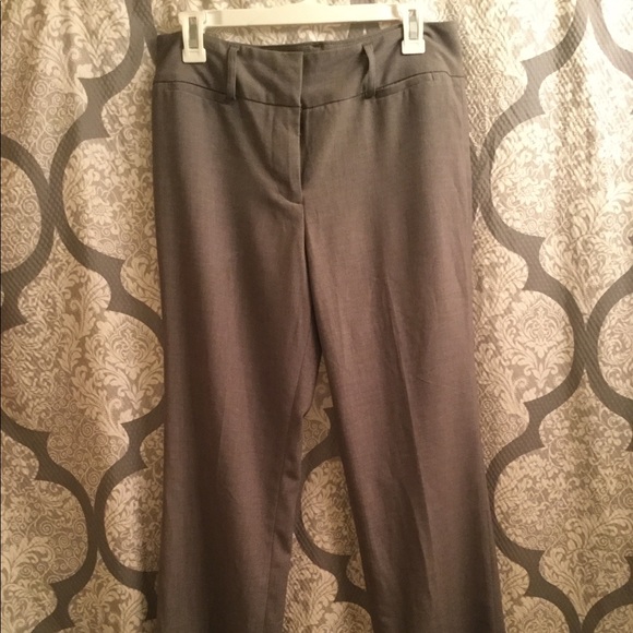 Larry Levine Pants - Gray slacks. Size 6♥️